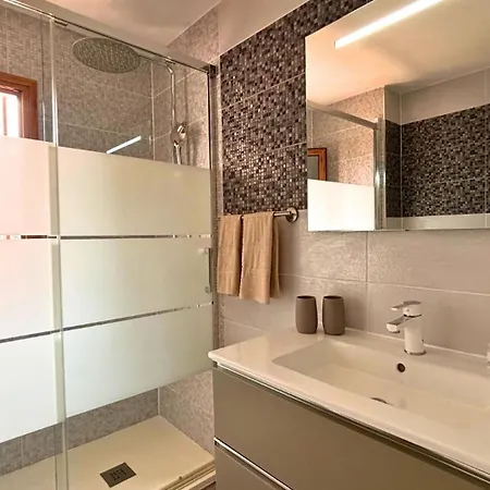 아파트 Markethome Bouganvillas 2 *