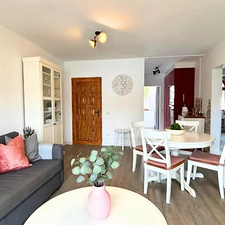 Markethome Bouganvillas 2 * 阿德耶