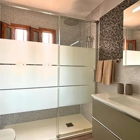 Markethome Bouganvillas 2 * 阿德耶